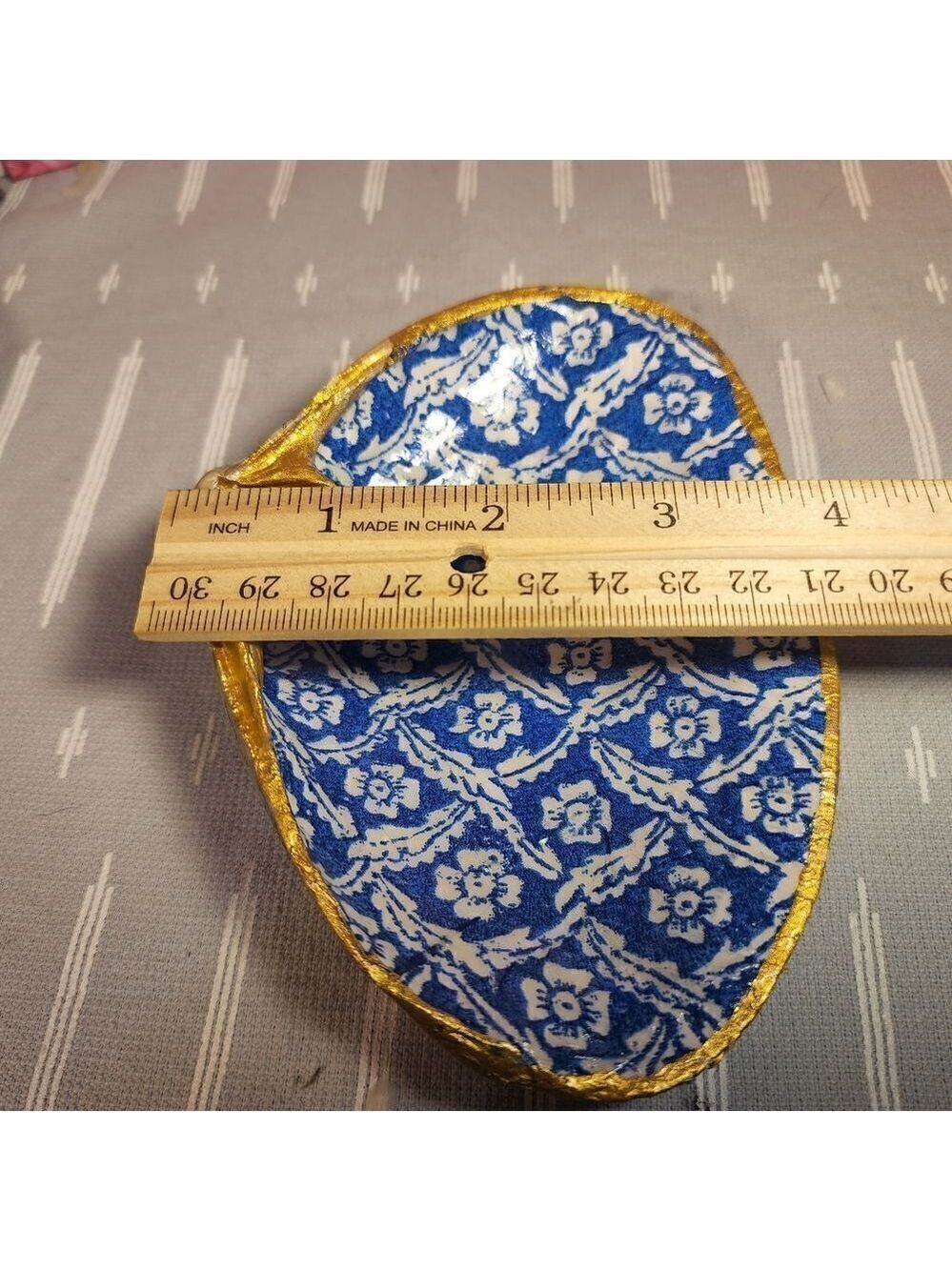 DECOUPAGE CLAM SHELL DECOUPAGE BLUE PATTERN ON A CLAM SHELL TRINKET DISH - Picture 10 of 11